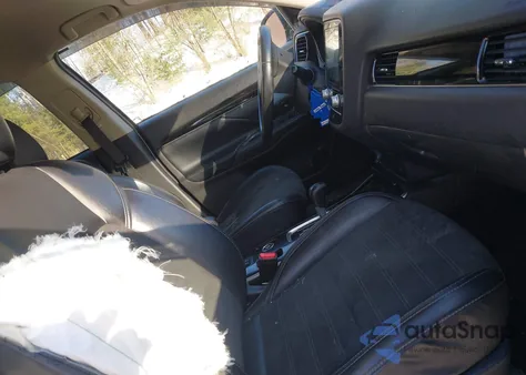 2020 Mitsubishi Outlander Se 2.4 S-Awc z USA, uszkodzony, nr VIN JA4AZ3A36LZ045751